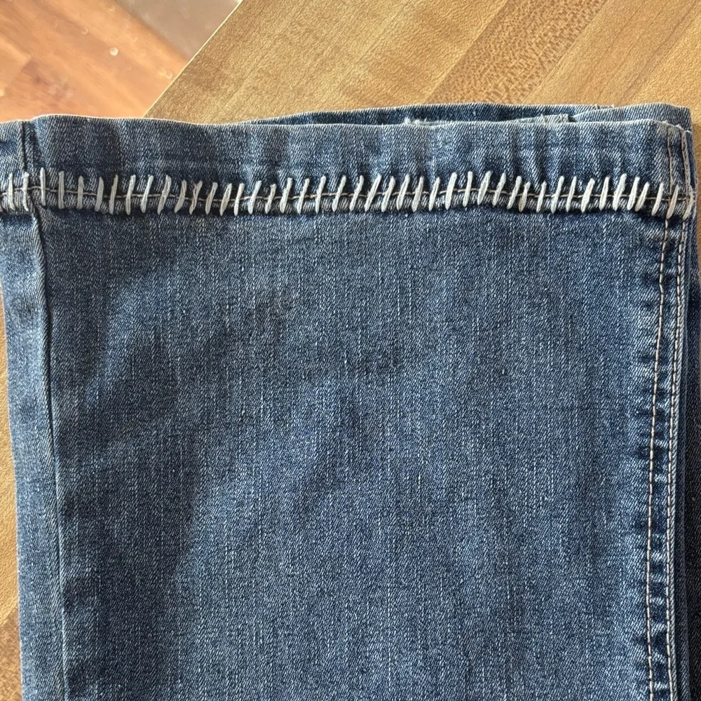 Tyte Jeans Women's Boot Cut in Classic Blue Size 5 EUC Distressed - Picture 2 of 10